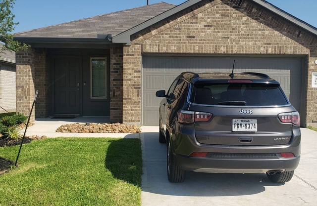 Beautiful two bedroom home w/patio, backyard & garage