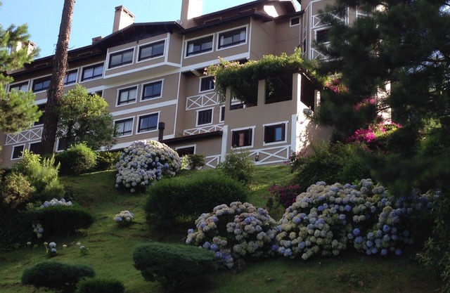 BEAUTIFUL VIEW ! 2 Bedroom Apartment close to the sights and center.