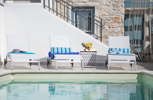 Beautiful villa for 5 people with private pool, A/C, WIFI, TV, terrace and pets allowed