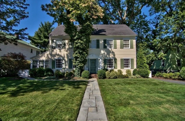 Beautifully Furnished Colonial-Style Home in Scranton, PA