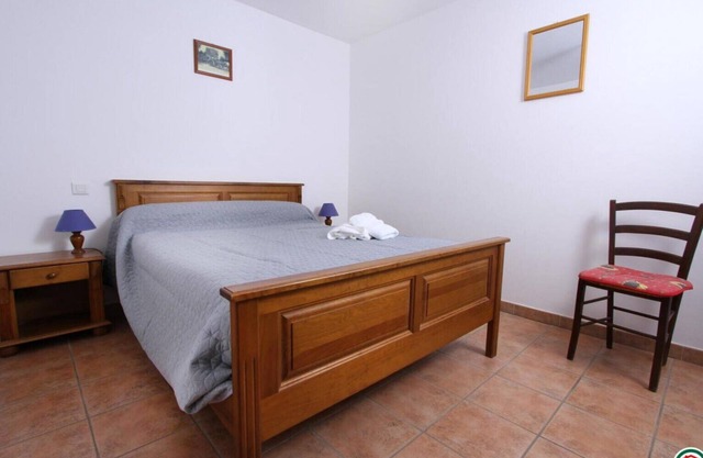 Bed and Breakfast 'Annaïs' with Shared Pool, Shared Garden and Wi-Fi