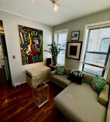 BEST LOCATION FOR NYC VISITORS 2 BEDROOMS SUBWAY 20 STEPS AWAy BEST OPPORTUNITY EVER