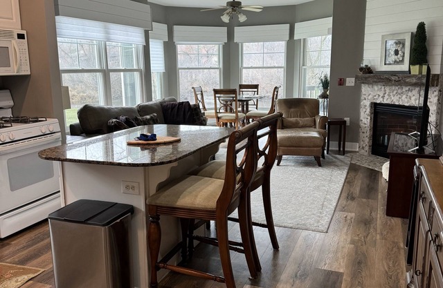 Best Location in Fontana adjacent to The Abbey Resort!