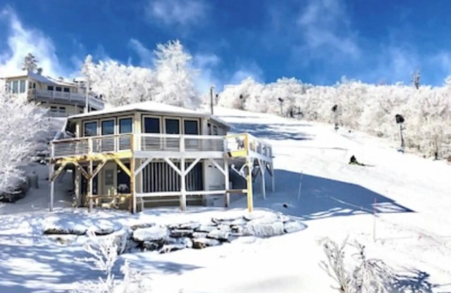 Best Location! SLOPESIDE! Mountain View’s! Walk to restaurants!