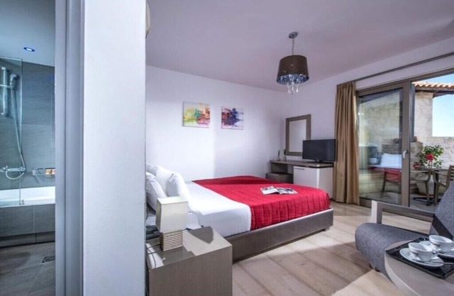 BH252 - C - Suite Heraklion