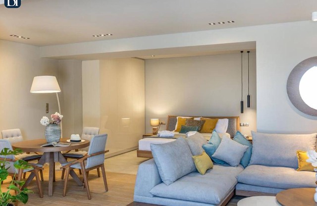 BH673 - C - Suite Naxos