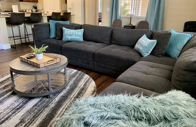 Big, Bright Bidwell Beauty in Folsom