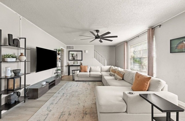 Big Value Retreat Spacious 3BR + Backyard