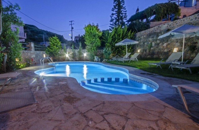 Big villas complex 20 sleeps *3 private pool *Sea view