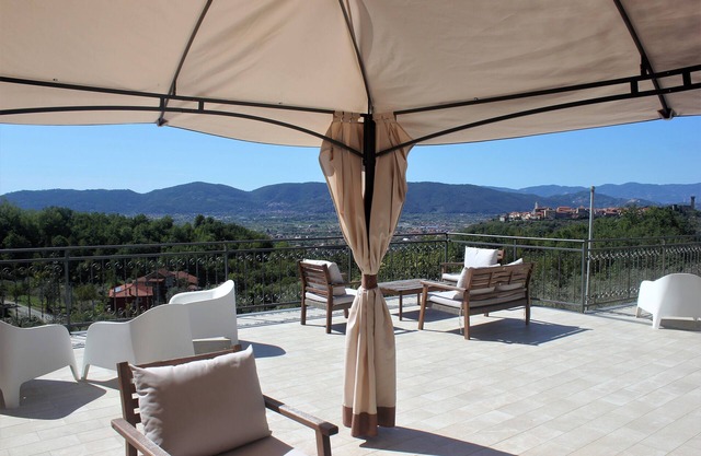 Bilocale Verde, relaxation in the countryside and exceptional views, private pool
