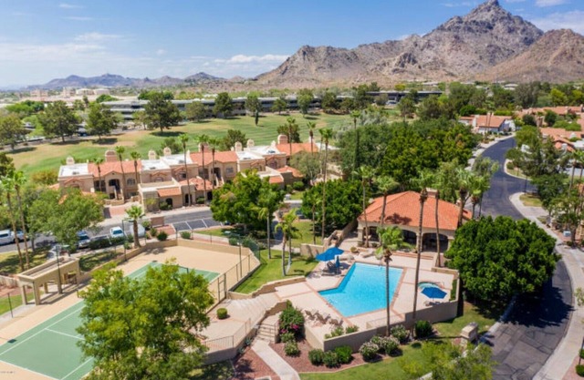 Biltmore's 12th green is in your back yard