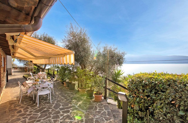 Blu Lavanda Lakeview Terrace + Garden, Gargnano, Italy