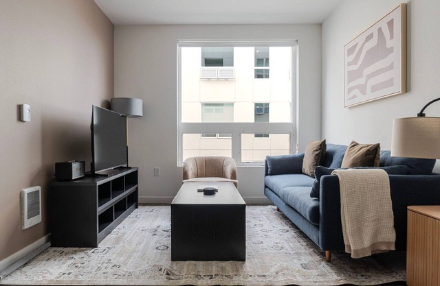 Blueground | New Tacoma, balcony, nr Wright Park