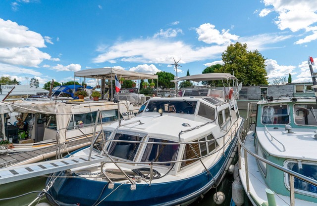Boat 'Penichette Odyssey Croisieres' with Lake View, Private Terrace and Air Conditioning