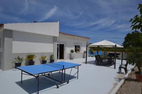 Bonita casa con piscina cerca de playa