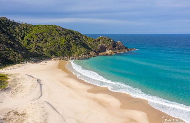 Boomerang Beach house with bushland outlook