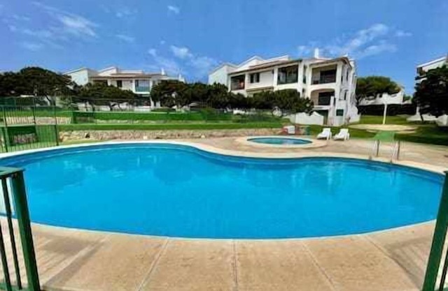 Bosch-apartamento de 2 Dormitorios y con Piscina