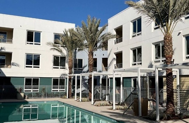 Bowen: Chic 1-BR Apartment w/AC & Gym in Charming Point Loma, San Diego
