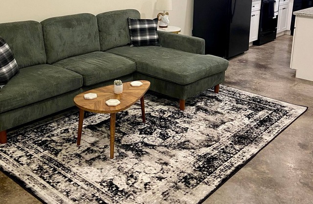 Brand New 1BR/1BA Townhouse !