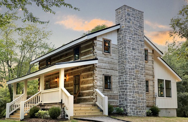 Brand new private oasis w/ pickle ball, hot tub, fire pit!