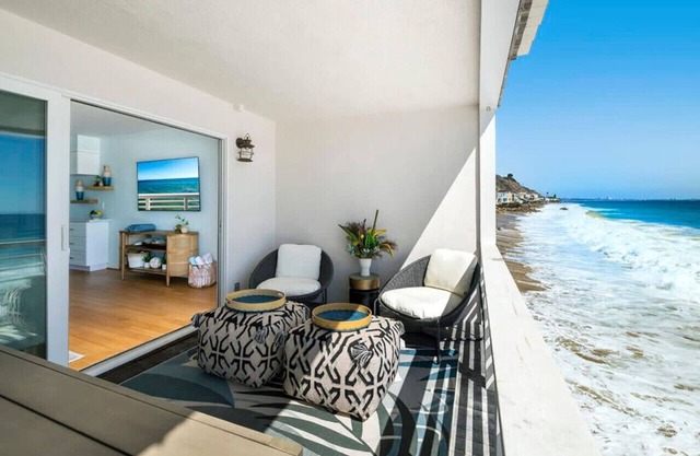 Breathe Malibu - Ocean Front Condo w/Beach Access