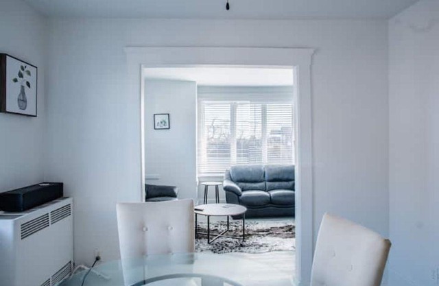 Bright 3 BDRM Unit Ideal for Longer Stays