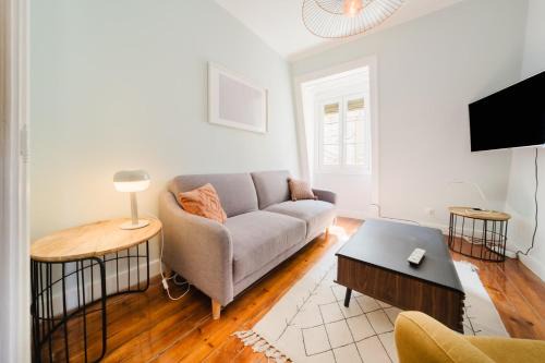 Bright 3BR Steps from National Pantheon | By Airnest