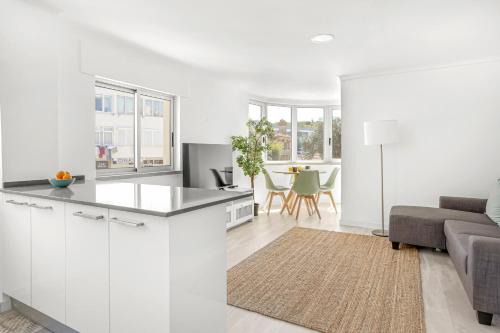 Bright Alges Apartment
