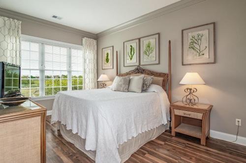 Bright and Airy 3 Bedroom Villa Marsh Views