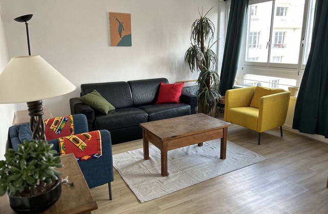 Bright and quiet 2-room apartment near Parc des Buttes Chaumont