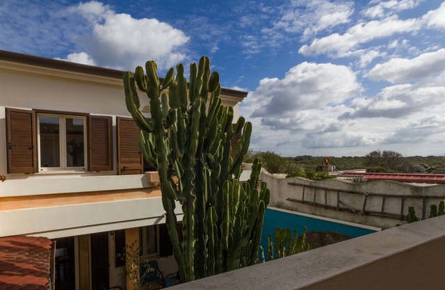 Bright apartment perfect for 2 couples or families