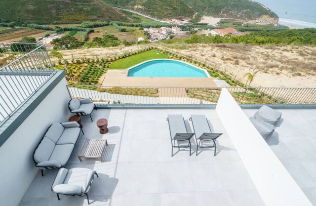 Bright & Stylish Retreat by the Sea Near Ericeira