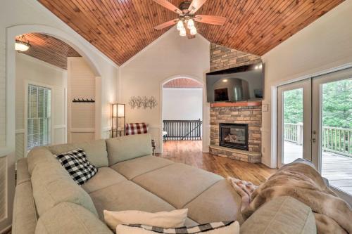 Bring Your Dog Blue Ridge Mountain Sanctuary!