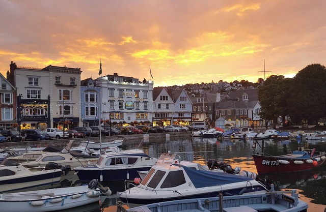 Broadstone Boathouse