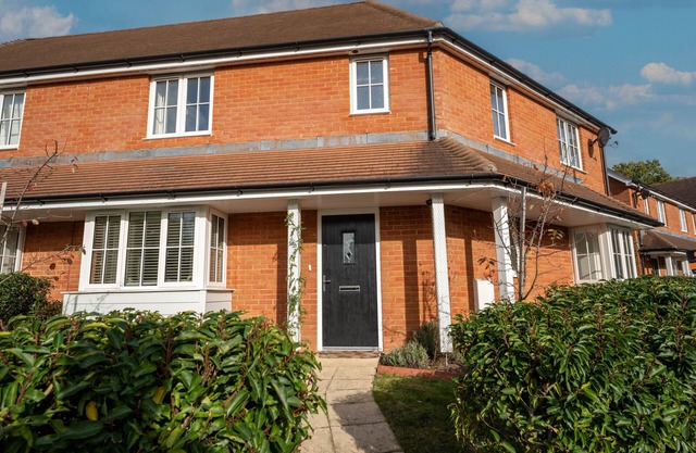Brookfield | 4BR House | Private Garden & Parking