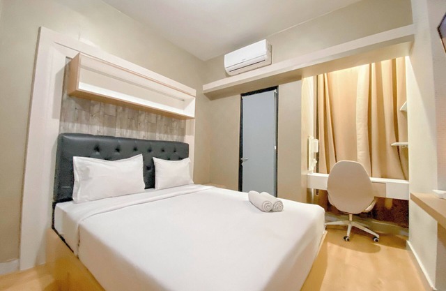 Brown Toned 1Br Without Living Room Apartment At The Alton