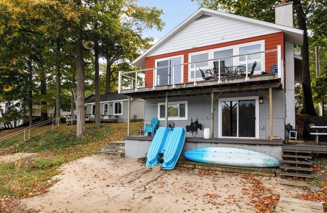 Bryan Lake Oasis in Downtown Lake Ann | Firepit | Beach