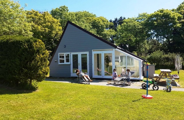 Bude 2 bed detached holiday lodge sleeps 5, kilkhampton Cornwall dog welcome .
