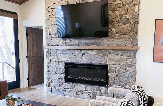 Buffalo Lodge | 2BR by Tavern, Brewery & Eats