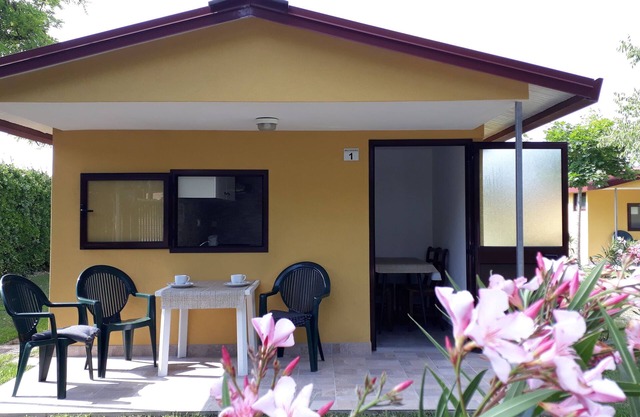 BUNGALOW FUIN 2 (CIN IT027044B4ND5PKLZB)