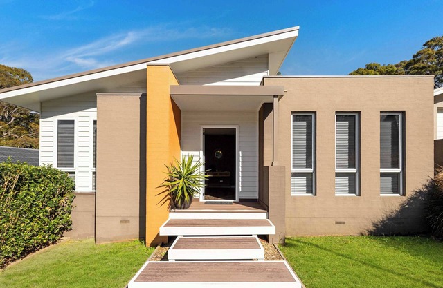 Bush Outlook · WiFi · Near Beach | Carramar Dream