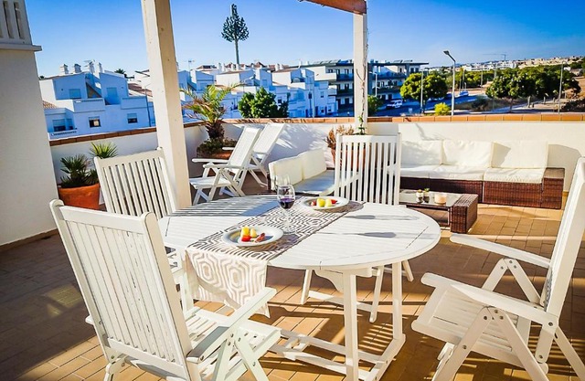 Cabanas Terraces - Pool and seaview