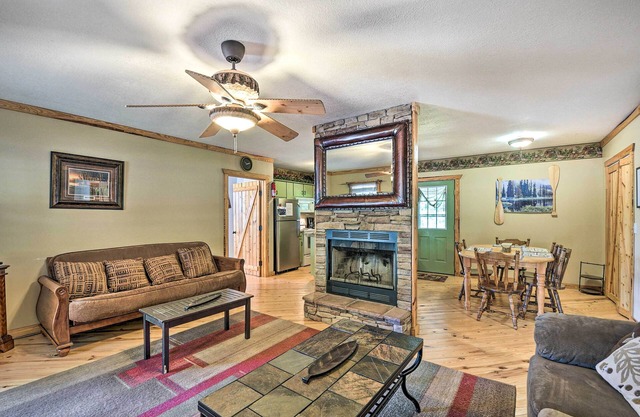 Cabin in Resort - 1/2 Mi to Guntersville Lake!