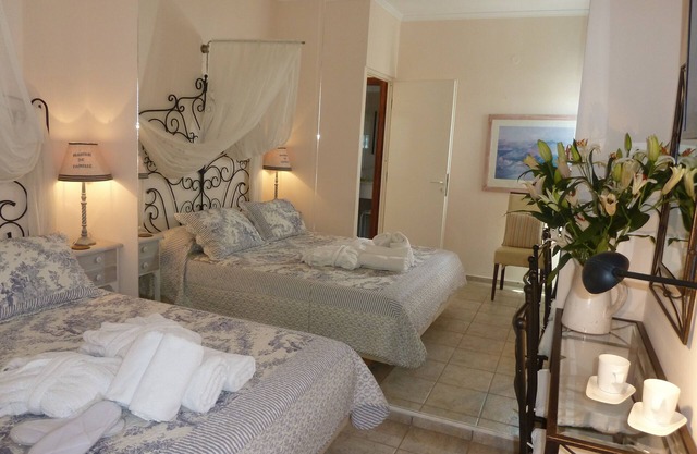 Calergi Residence 4 -1 BDR/1 LVR Stylish Ap/t - Pool paradise - MONTHLY OFFERS