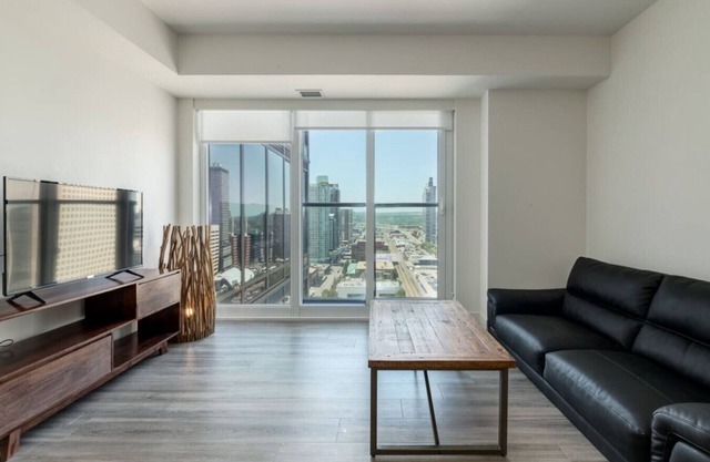 Calgary - Sodo 2 Bedrooms