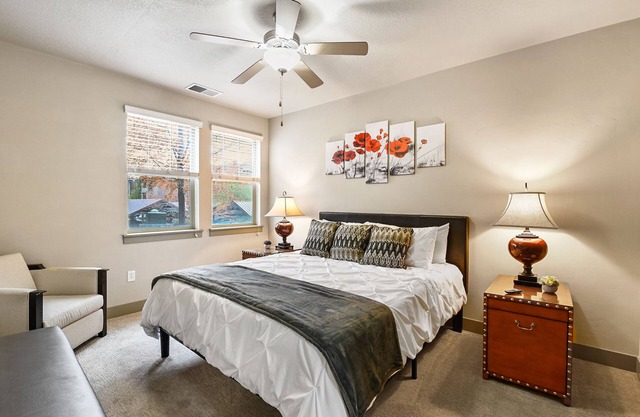 Calif-King Suite on 1st Floor - W@H w/1G Internet!