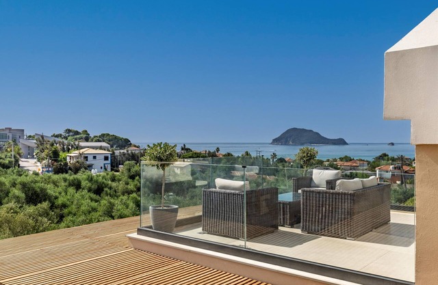 Cameo 3 Luxury Villa with Pool