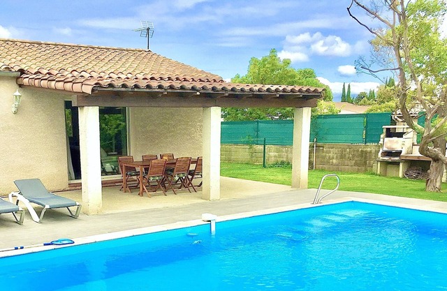 Carcassonne - a luxury holiday villa with private pool for up to 8 people
