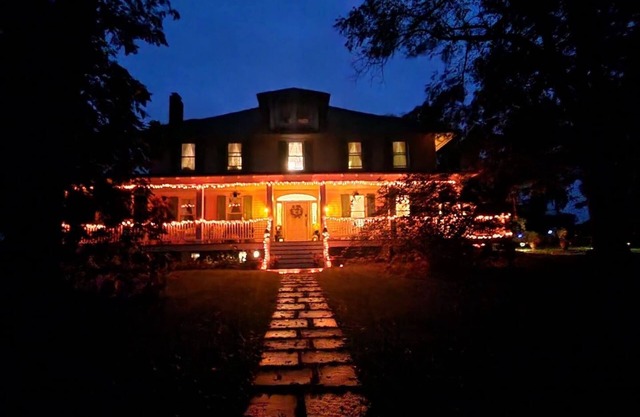 Cardinal Farm-The Finch Room