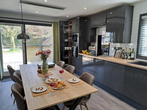 Cardinham Lodge - 3 bedroom - VP8